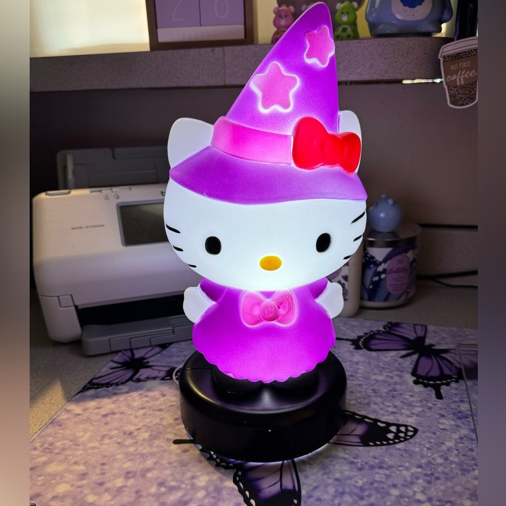 Hello Kitty Light up witch decor